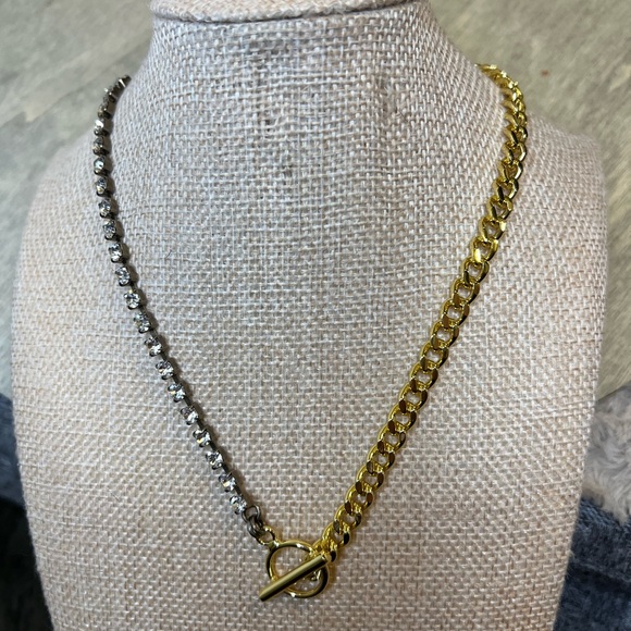 Sorrelli unique crystal necklace - Picture 3 of 3